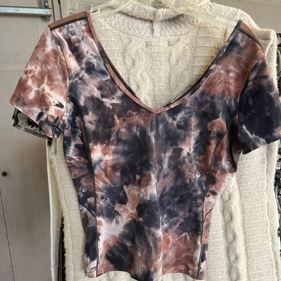 Lululemon Crop Top - Picture 1 of 1